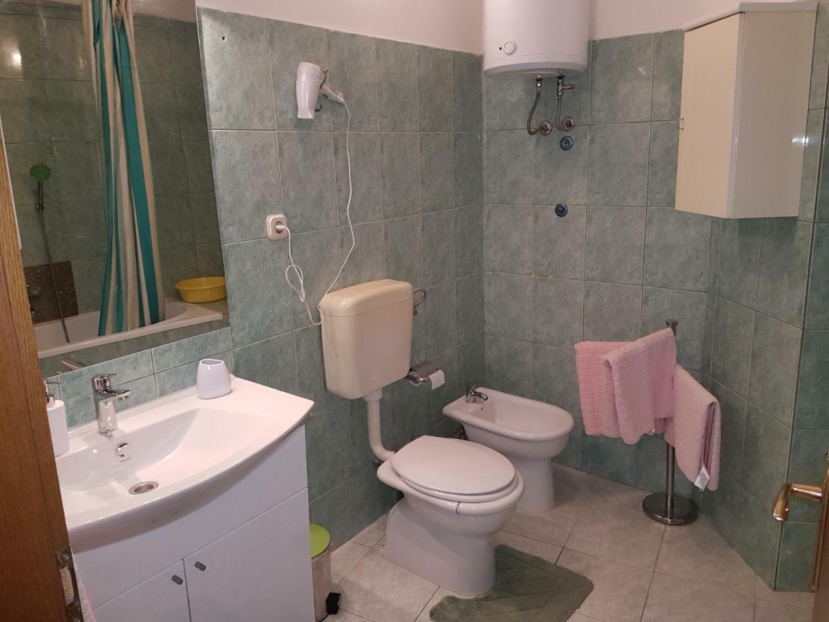 Apartment Lju On The Beach Split Exterior photo